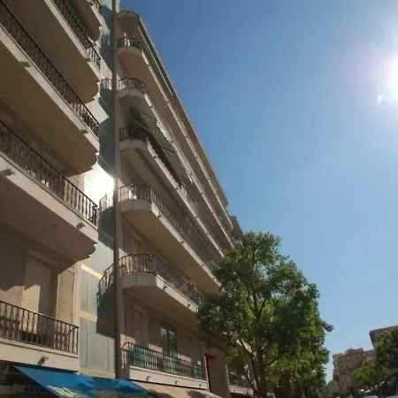 Beau 2p En Dernier Etage En Plein Centre Appartement