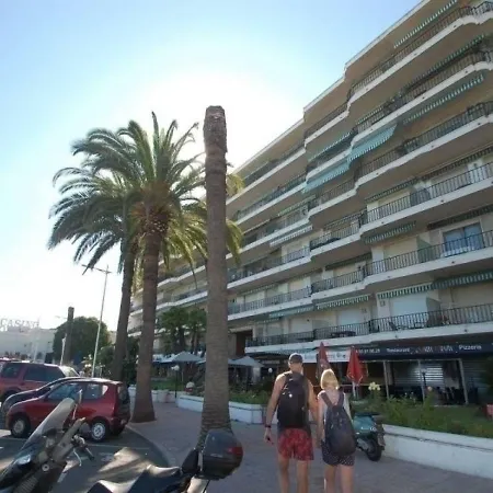 Beau 2p En Dernier Etage En Plein Centre Appartement *